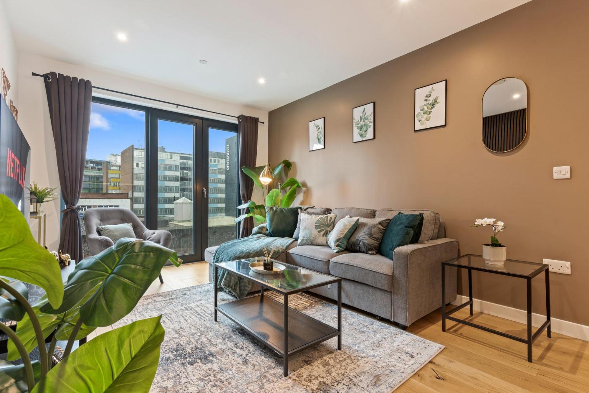 Apartment Shanti - 2bed 2bath Centre - Wifi - Netflix- Parking- Modern- Perfect For Family, Contractors, Leisure, Business By Shanti Nights
