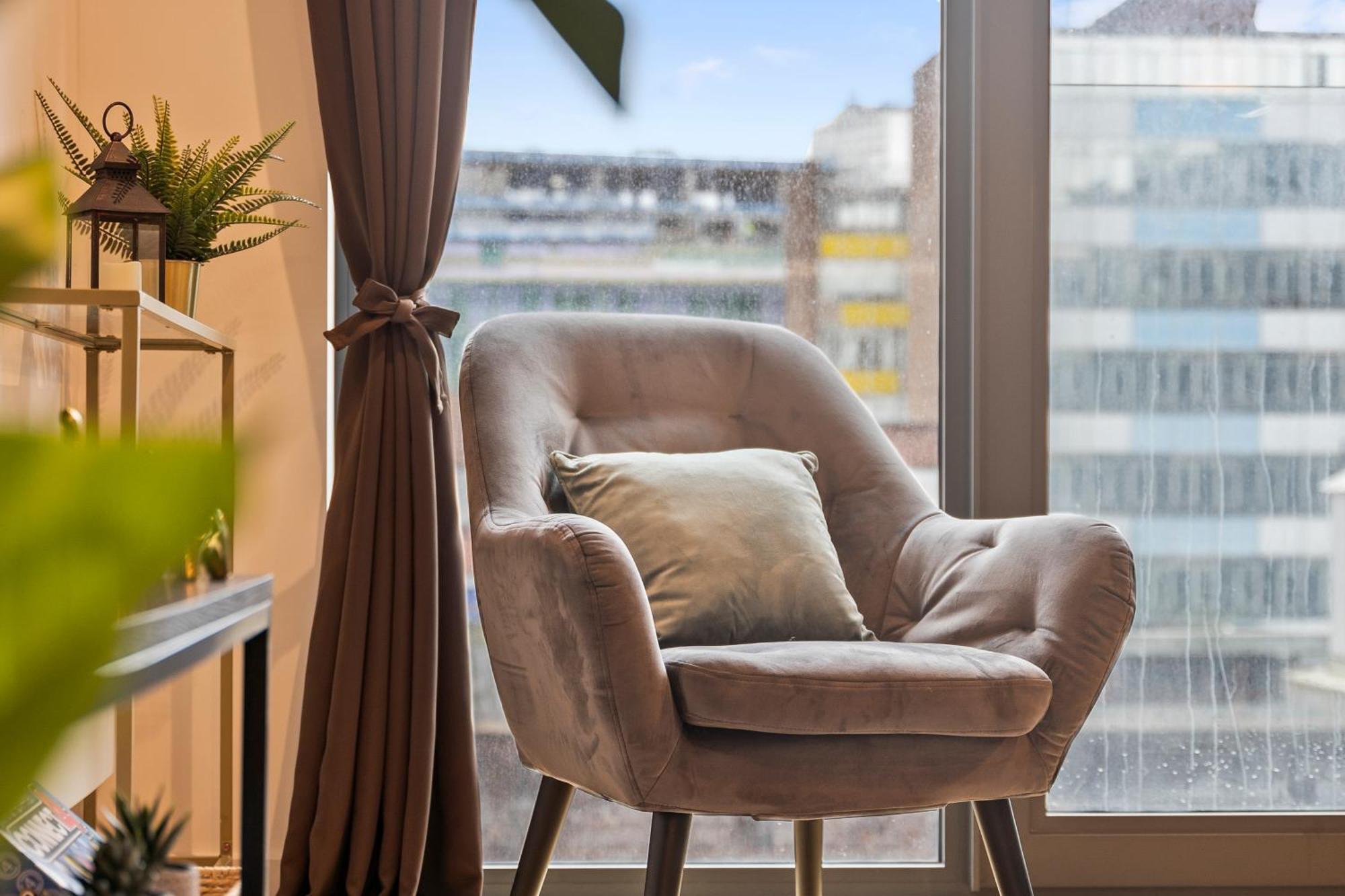 Shanti - 2bed 2bath Centre - Wifi - Netflix- Parking- Modern- Perfect For Family, Contractors, Leisure, Business By Shanti Nights