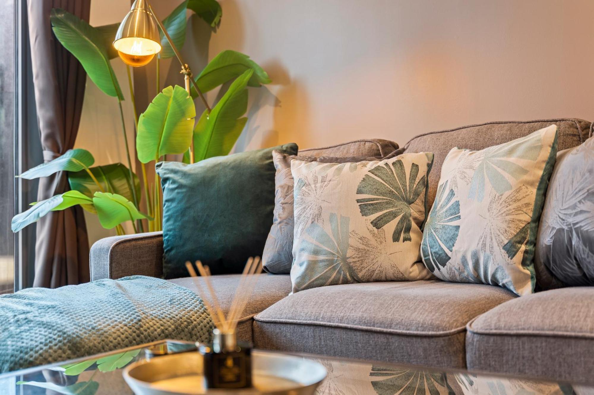 Shanti - 2bed 2bath Centre - Wifi - Netflix- Parking- Modern- Perfect For Family, Contractors, Leisure, Business By Shanti Nights Apartment Birmingham