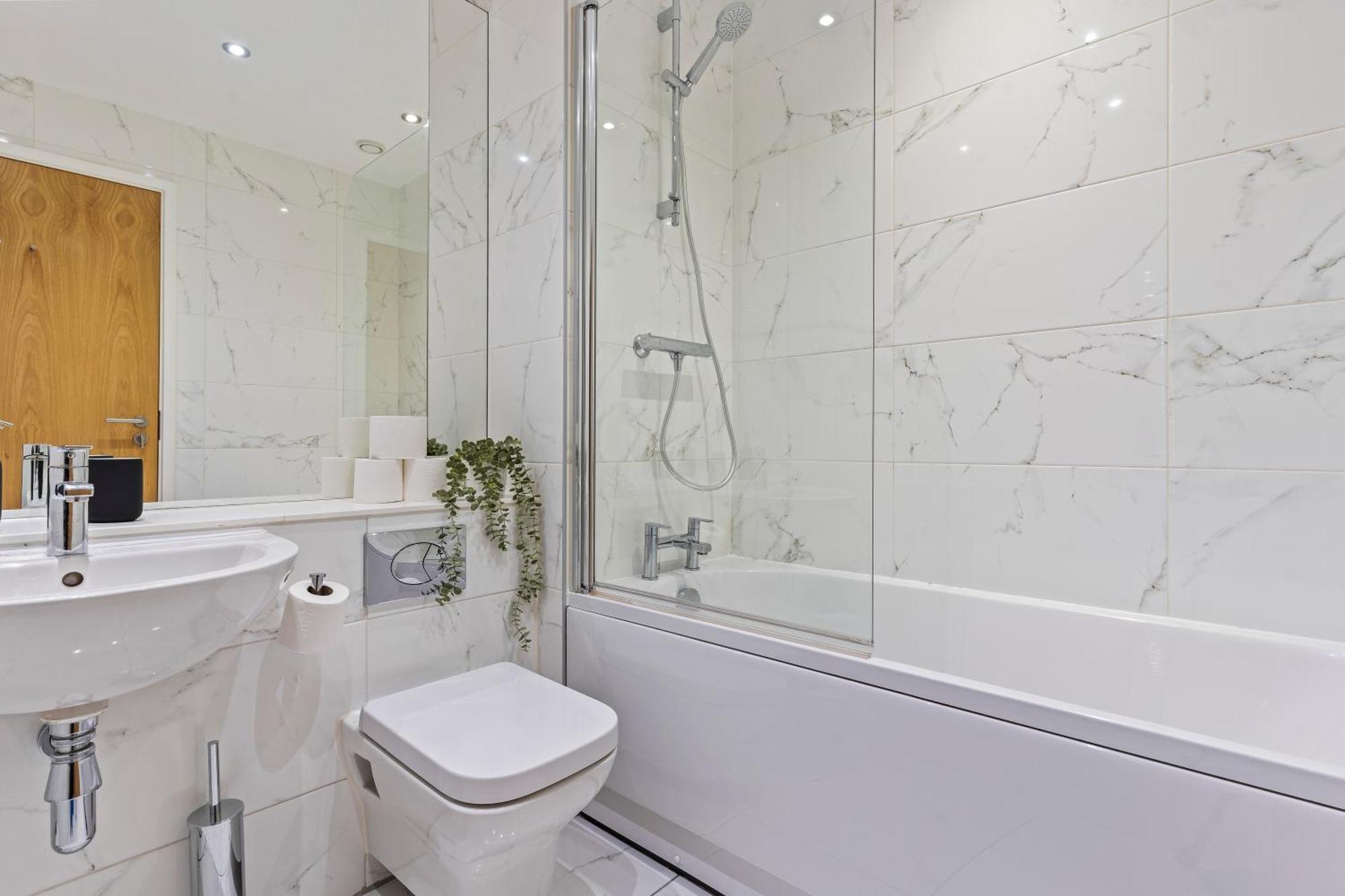 Shanti - 2bed 2bath Centre - Wifi - Netflix- Parking- Modern- Perfect For Family, Contractors, Leisure, Business By Shanti Nights Apartment